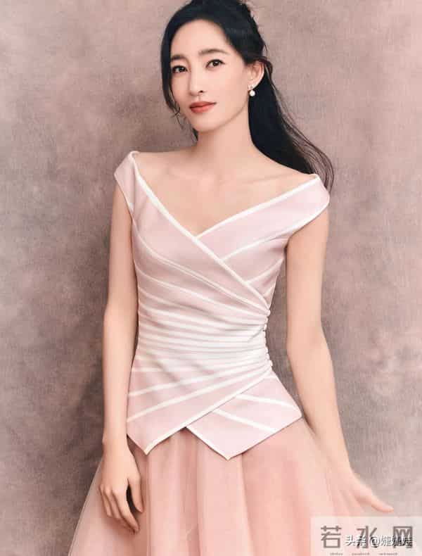 “素颜女神”王丽坤 身材高挑天生冷白皮,40岁看起来和20岁时一样