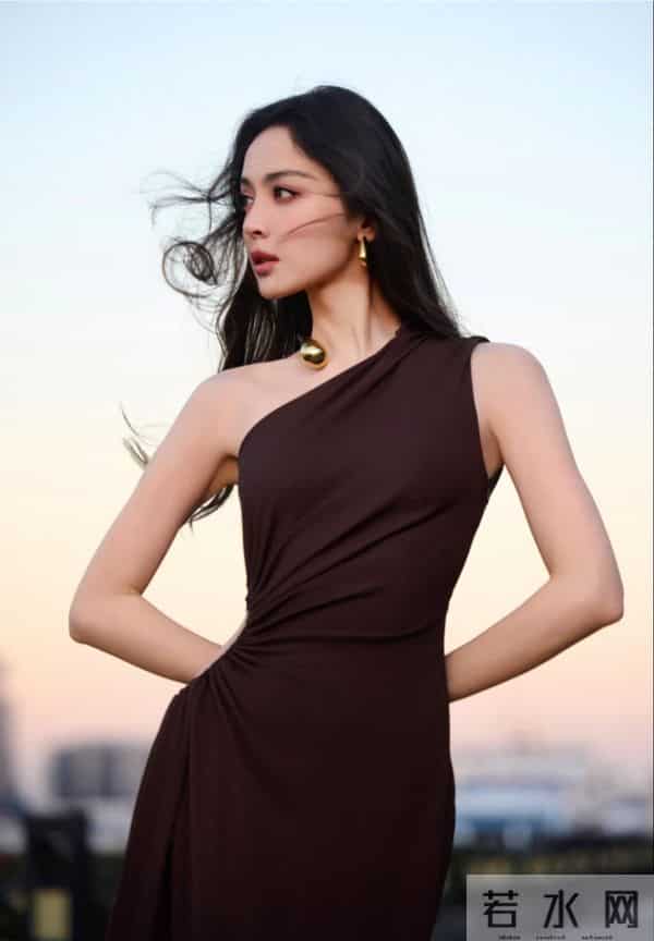 古力娜扎,氛围感女神,满满吸引力