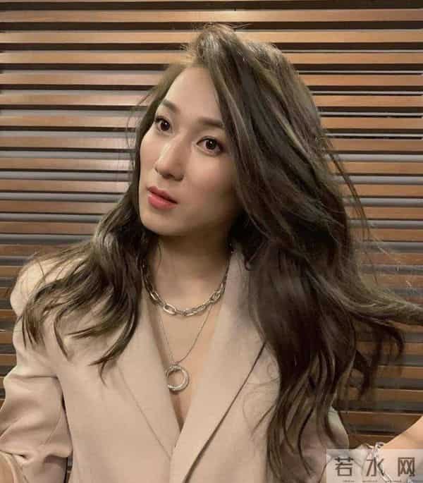 钟嘉欣近年气质大变,传婚变闹上法庭,本人辟谣依旧疑点重重!