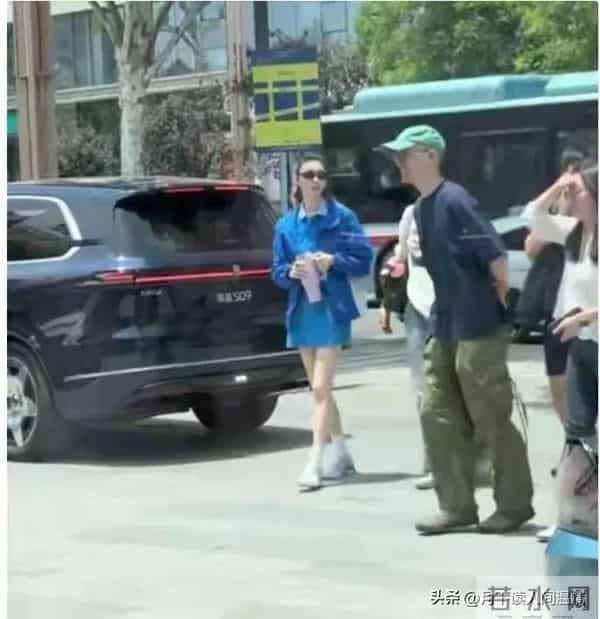网友重庆偶遇奚梦瑶提车，偷拍照流出后，所有人都惊到了…