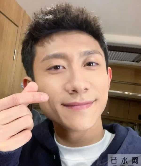 事实证明,不演戏就“消失”的张一山,早已走上了另一条康庄大道