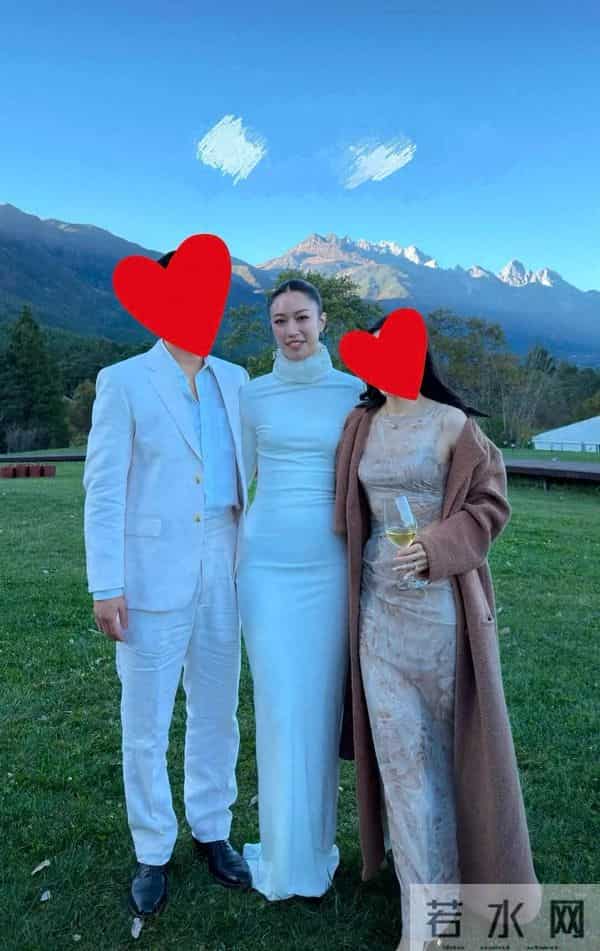 霍启仁雪山举行婚礼，妻子模样像婆婆朱玲玲，小腹隆起似双喜临门