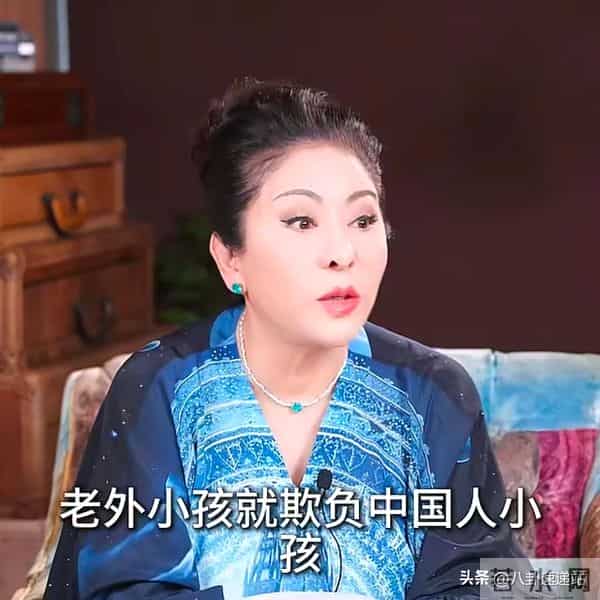 钱花光了人还在！89岁瘫坐轮椅的谢贤，给想改遗嘱的向太提了醒