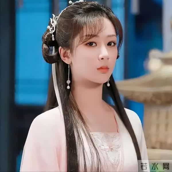 面相都变了!再看33岁杨紫和33岁迪丽热巴,才明白两人差别在哪里