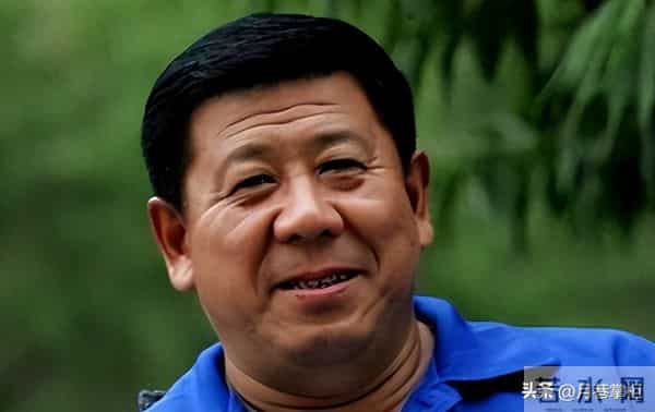 原来他俩是夫妻,家里家外老婆是领导,68岁住大别墅仍坚持拍戏