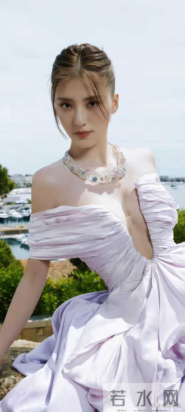 吴千语｜气质属实是没的说。