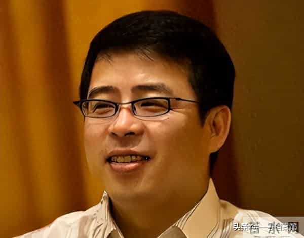 吃中国饭砸中国碗！扬言要让中国向世界道歉的阿丘，如今活成这样