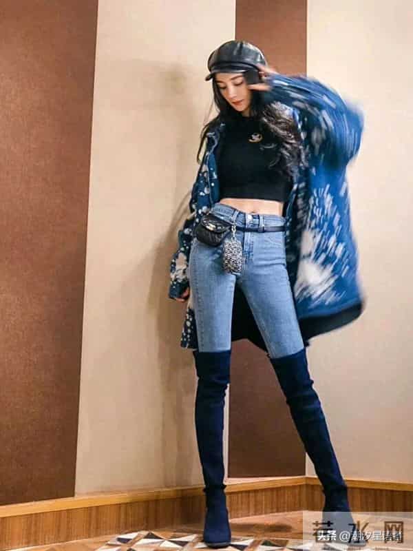 杨幂这波牛仔裤穿搭，把“日常辣妹”焊在身上了