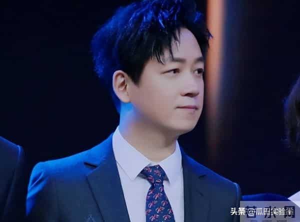 从“金童玉女”到“反目成仇”，潘粤明终于迎来了“翻身”