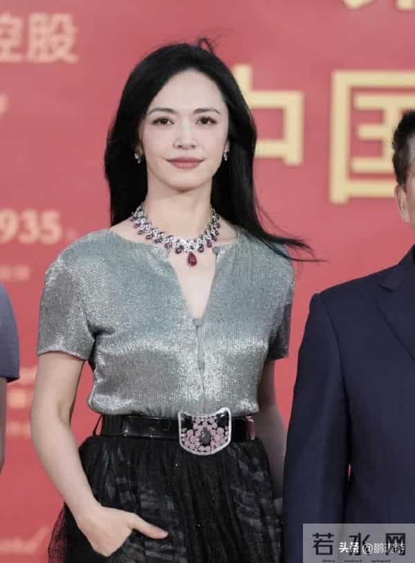 这一夜,金鸡奖成“照妖镜”姚晨脸肿,易烊千玺歪嘴,宋佳脸油