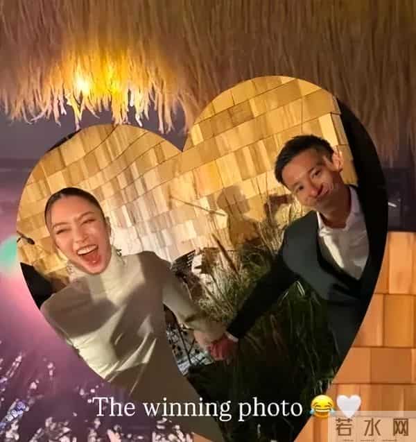 霍启仁婚礼照流出,老婆穿裹身裙小腹凸出似怀孕,看脸超像朱玲玲