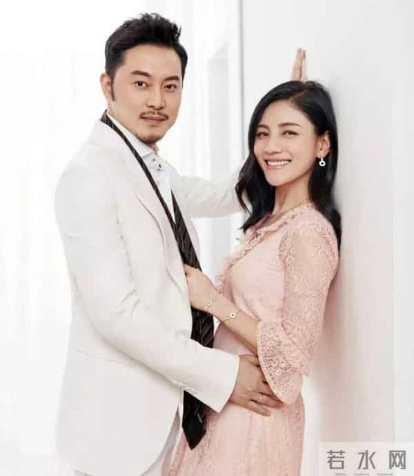 沙溢“亲脸”惹争议，宋雨琦后仰救场，同是已婚郑恺做法值得点赞