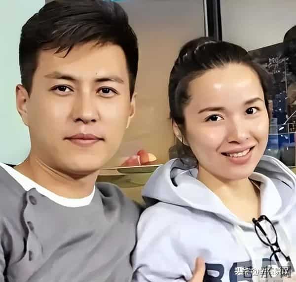 揭陈晓离婚内幕9个月，卓伟再爆离婚瓜：夫妻反目2年，男方学历高