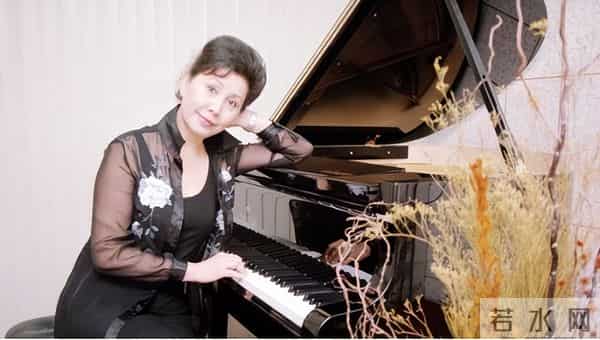 突传死讯!香港知名演员的老公在家中离世,坐在轮椅上没有了呼吸