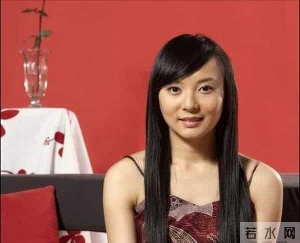 吃不饱、关禁闭，央视前才女国外过得生活苦，董卿想救她都难