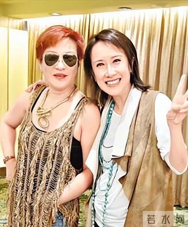 突传死讯!香港知名演员的老公在家中离世,坐在轮椅上没有了呼吸