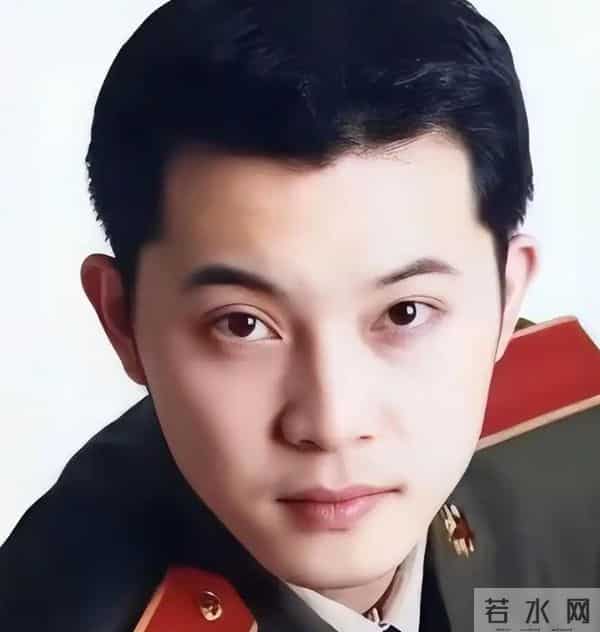 不装了,“逼婚”胡可、争议不断的沙溢,如今终于遭到“反噬”