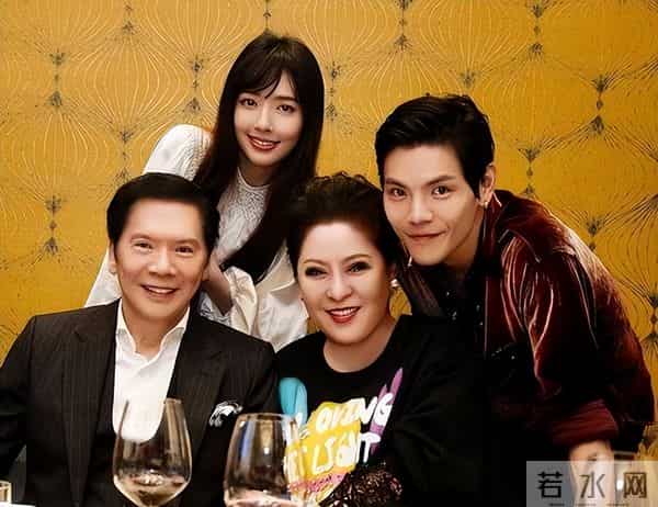 向太爆料：向佐曾经为弟弟向佑出头，打断了对方的手臂