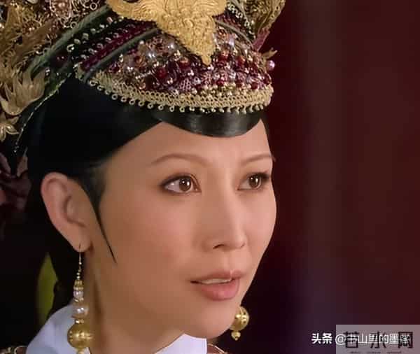 52岁蔡少芬现状让人心酸,脸垮不平,又瘦又老,一代女神也落寞了