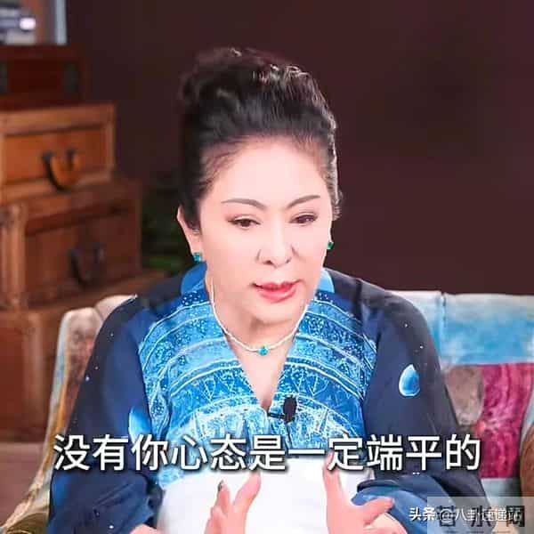 钱花光了人还在！89岁瘫坐轮椅的谢贤，给想改遗嘱的向太提了醒