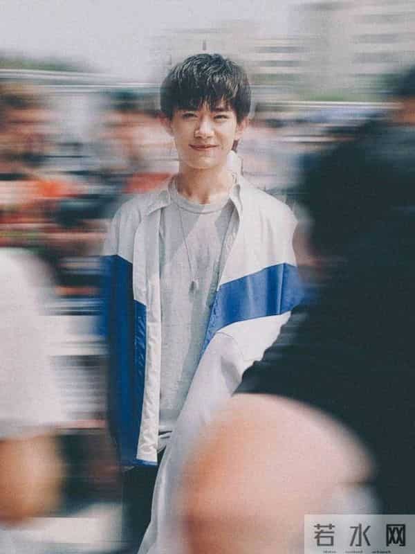 24岁摘金鸡影帝！易烊千玺的封神之路,藏着3个硬核真相