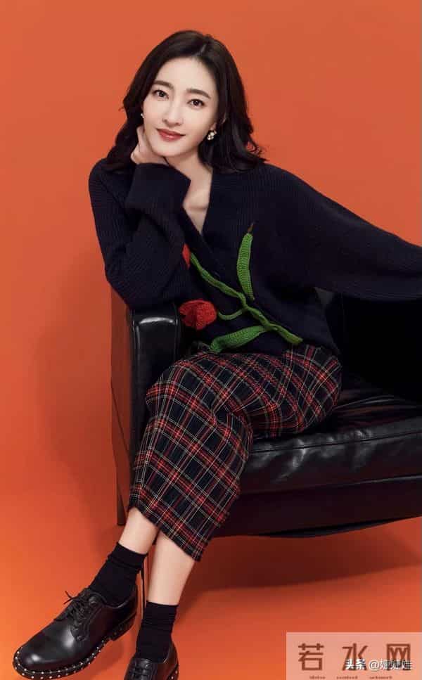 “素颜女神”王丽坤 身材高挑天生冷白皮,40岁看起来和20岁时一样