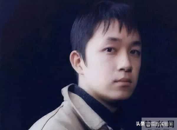 从“金童玉女”到“反目成仇”，潘粤明终于迎来了“翻身”