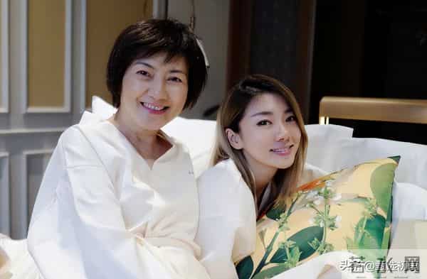 分手八年，再看郑恺和程晓玥，婚姻生活天差地别，陈赫成人生赢家