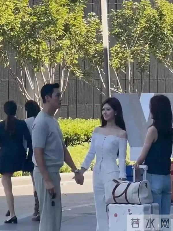 她们都说是为了艺术献身,看着不像啊!