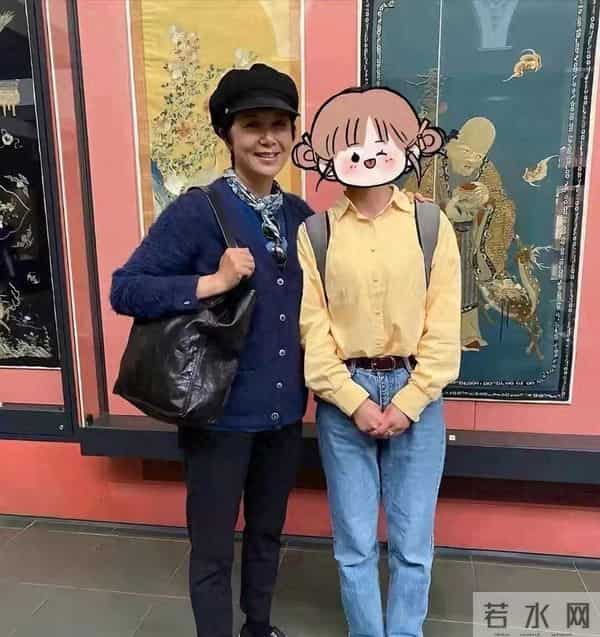 60岁蒋雯丽现状:定居英国,又瘦又老,网友惋惜:一代女神也老了