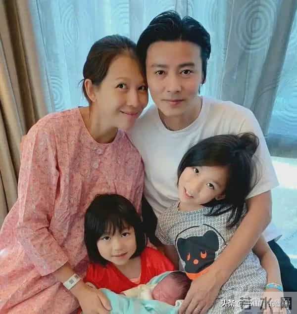 52岁蔡少芬现状让人心酸,脸垮不平,又瘦又老,一代女神也落寞了