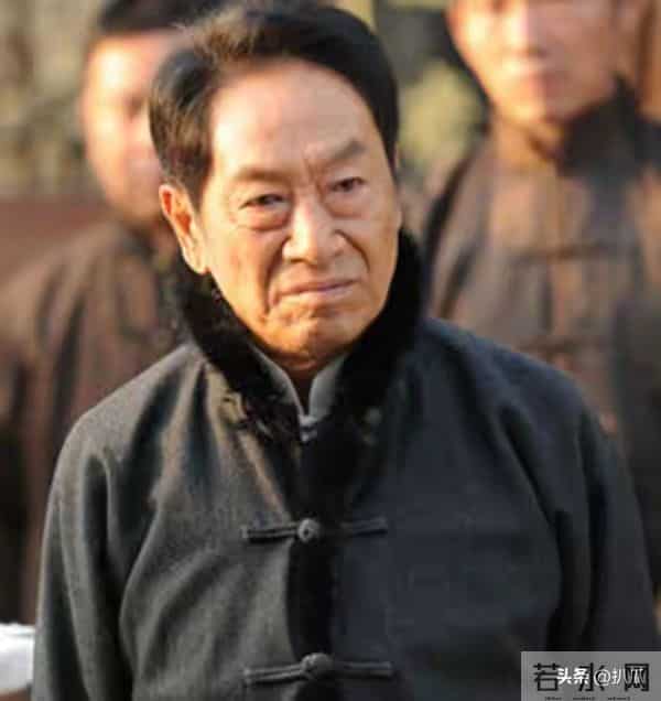 “老夫少妻”的残酷暴露无遗，王奎荣尽显老态，妻子依旧容颜娇美