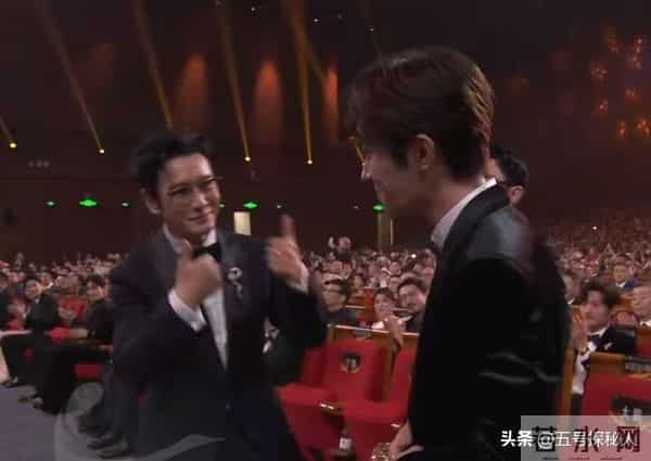 事实证明，不拍戏就消失的易烊千玺，已经走上了男演员的另一条路