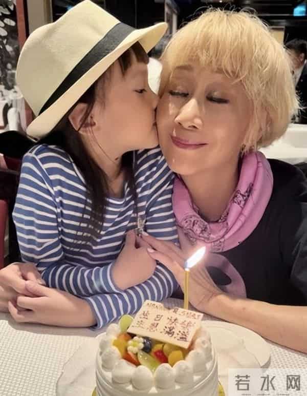 香港名媛陈曼娜:炒楼身价过亿,住2500呎豪宅,儿子成美国名医