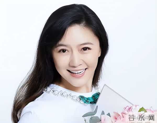 爹瘫妈死夫去世，五年内经历三重暴击，如今田海蓉过得还好吗？