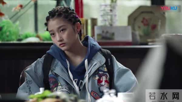 娱乐圈满族美女图鉴：每一位都貌美如花，谁最令你意想不到？