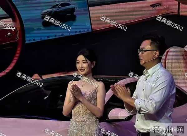 陈晓和毛晓彤的绯闻不可能是真的,因为毛晓彤脸很肿整感强馒化了