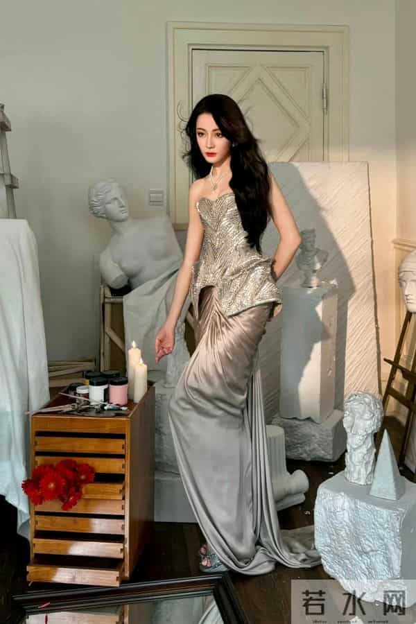 热巴这大长腿太绝美了吧。