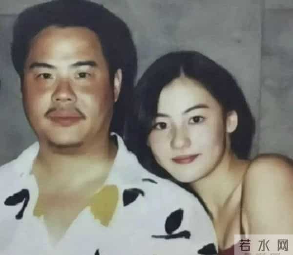 基因也偏心！这些明星和他们的兄弟姐妹，根本不像同一对爹妈生的