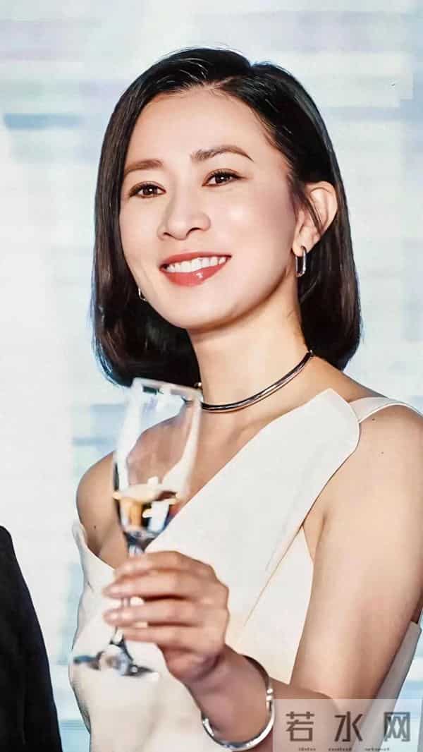 佘诗曼斥资3000万港元买豪宅，实用面积竟然才96平方？