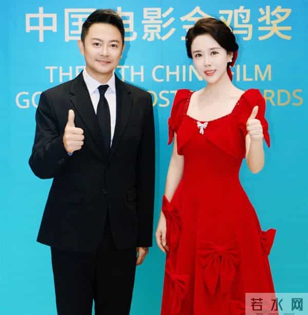 颜丹晨成电影红毯女王,红色泡泡裙惊艳全场,宋佳封后印小天蹭流