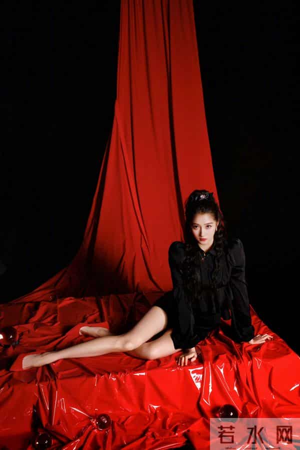 关晓彤｜这腿谁看了不迷糊啊