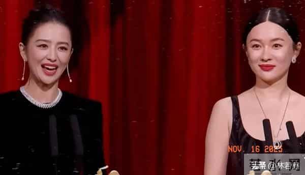 杜江霍思燕机场被偶遇，二人气场强大，霍思燕挽着杜江胳膊好甜蜜