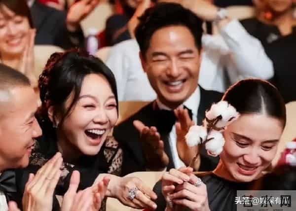 金鸡奖这夜，人情冷暖、江湖地位，在45岁宋佳身上体现得淋漓尽致