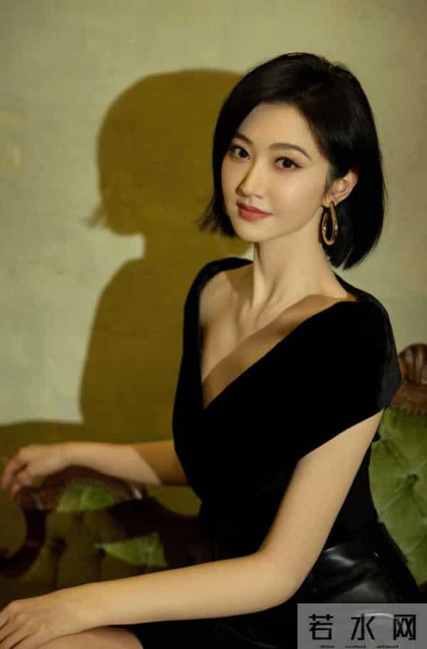 景甜 黑色包臀裙氛围感写真