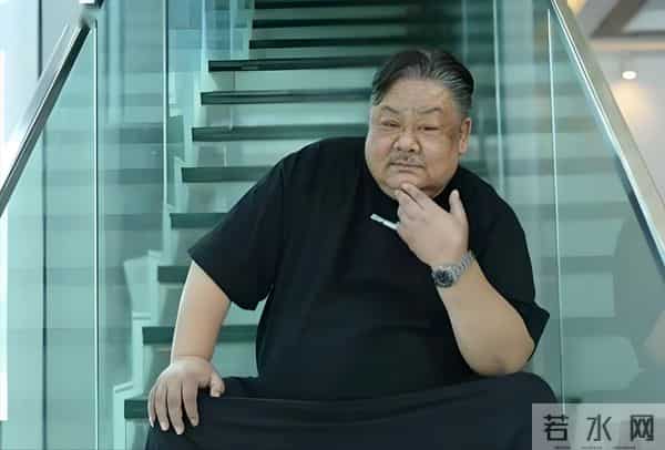 曝知名港星赌博输光家产，欠下百亿巨债驾车逃跑！豪车豪宅被查封