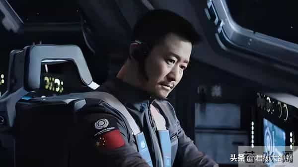 张艺谋没说错, “不合群”的导演饺子,才是娱乐圈真正的“聪明人”