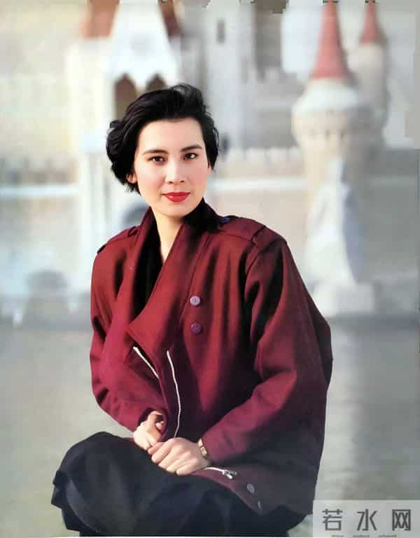 从车间钳工到国家一级演员,却因拍戏和丈夫离婚,今66岁依旧单身