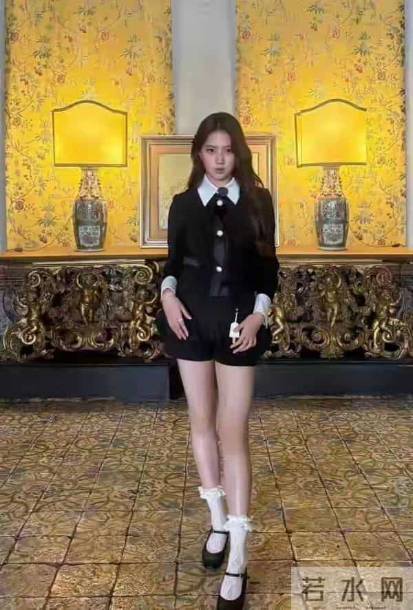 欧阳娣娣一身瑜伽服清纯唯美