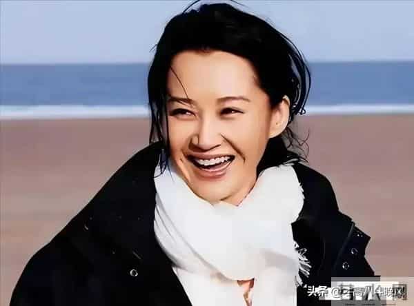 关之琳老了，林青霞老了，陈红也老了，唯有56岁的她看起来像36岁
